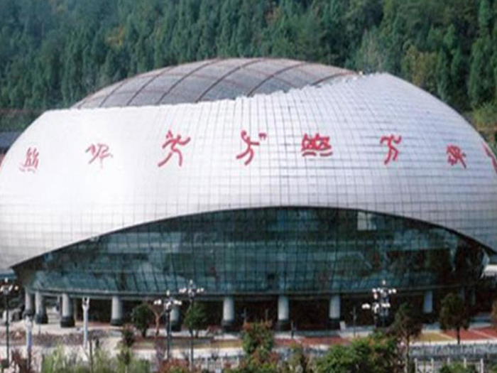 西昌体育中心球形网架加工安装